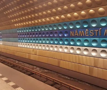 Happy In Centrum بيت ضيافة